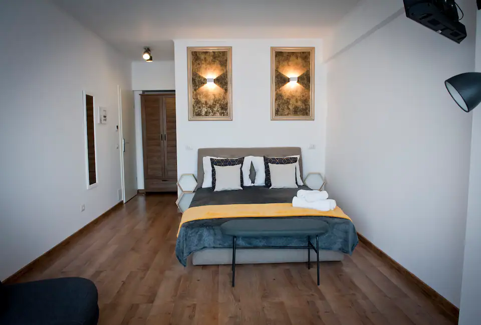 FLH - Room with AC Smart Tv Underfloor heating and Free Pkg